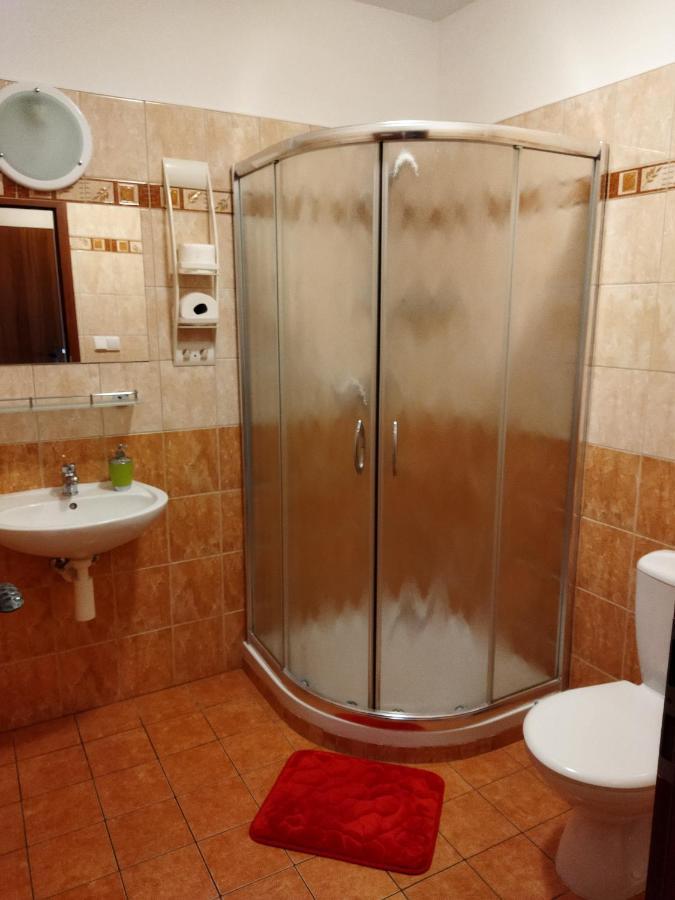 Vinny Sklep A Penzion U Vinohradu Velké Bílovice Exterior foto