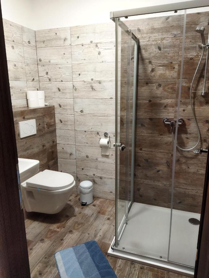 Vinny Sklep A Penzion U Vinohradu Velké Bílovice Exterior foto